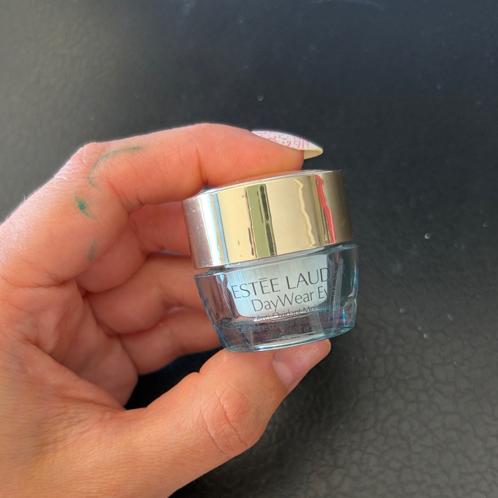 Estée Lauder DayWear Eye Cream - Silver & Light Blue